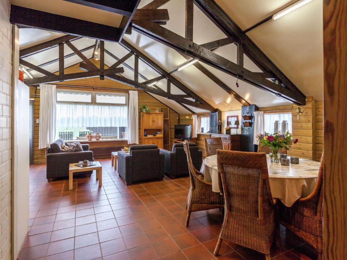 Cozy In With Swimming Pool Holiday home *